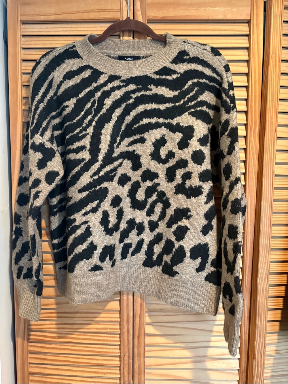 Aqua Women’s Animal Print Crewneck Sweater Leopard Print Safari Chic Jacquard
